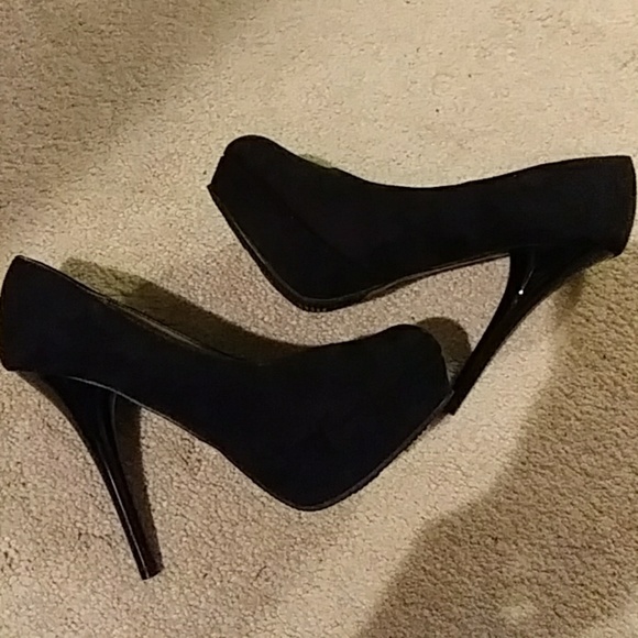 Heels - Picture 5 of 5